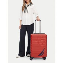 Walizka średnia Nautica. Czerwone walizki Nautica, bez wzorów, średnie. Za 349.99 zł.