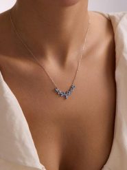 Heliophilia Srebrny naszyjnik - dł. 42 cm rozmiar: onesize. Niebieskie naszyjniki damskie Heliophilia, srebrne. Za 118.28 zł.