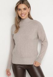 Beżowy Sweter Golf z Ozdobnym Tłoczeniem Zakończony Ściągaczem Melodiea. Brązowe golfy damskie Born2be, bez wzorów, bez ramiączek. Za 89.99 zł.