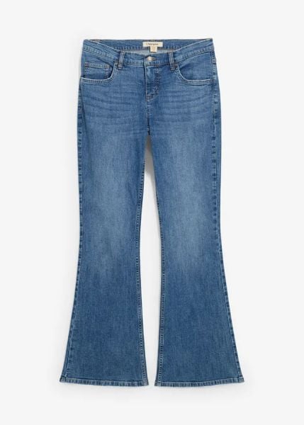 Dżinsy z rozszerzanymi nogawkami, mid waist. Niebieskie jeansy damskie bonprix. Za 149.99 zł.