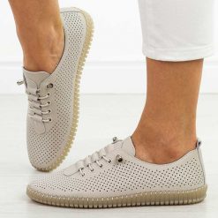 Beżowe skórzane półbuty damskie Filippo Dp6140/26. Brązowe półbuty damskie Filippo, na jesień, w ażurowe wzory, z jeansu, z okrągłym noskiem, bez obcasa, na płaskiej podeszwie, bez zapięcia. Za 219.00 zł.