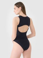 4F Body z wycięciem na plecach - czarne S. Czarne koszulki sportowe damskie 4F, s, bez wzorów, z dzianiny, bez ramiączek. W wyprzedaży za 49.99 zł.