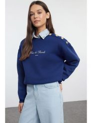 Trendyol Bluza w kolorze niebieskim rozmiar: M. Niebieskie bluzy damskie Trendyol, m, bez wzorów, z bawełny, bez kaptura. Za 100.99 zł.