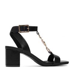 Sandały Beverly Hills Polo Club. Czarne sandały damskie Beverly Hills Polo Club, bez wzorów, bez obcasa, na słupku, bez zapięcia. Za 199.99 zł.