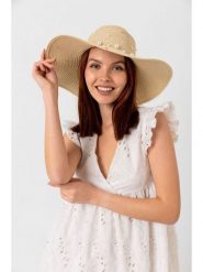 Lucky Bees Kapelusz przeciwsłoneczny w kolorze kremowym rozmiar: onesize. Brązowe kapelusze damskie Lucky Bees, bez wzorów, z materiału. Za 78.99 zł.