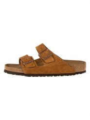 Birkenstock Skórzane klapki "Arizona" w kolorze jasnobrązowym rozmiar: 44. Brązowe klapki damskie Birkenstock, bez wzorów, z otwartym noskiem, bez obcasa, bez zapięcia. Za 442.34 zł.