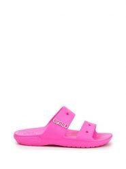 Crocs Klapki "Classic" w kolorze różowym rozmiar: 41/42. Różowe klapki damskie Crocs, bez wzorów, bez obcasa, bez zapięcia. Za 98.80 zł.