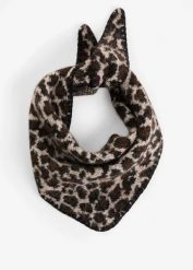 Chusta z dzianiny ze wzorem w panterkę. Brązowe chusty damskie bonprix, bez wzorów, z dzianiny. Za 74.99 zł.