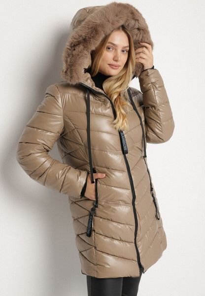 Brązowa Pikowana Kurtka z Kapturem z Futerkiem Zorria. Brązowe kurtki damskie Born2be, plus size, bez wzorów, z dzianiny, z kapturem. Za 219.99 zł.