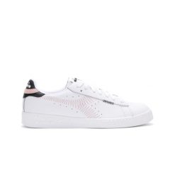 Trampki damskie DIADORA GAME L LOW ZIG ZAG WN. Białe trampki damskie Diadora, bez wzorów, bez zapięcia. Za 179.99 zł.