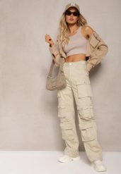 Jasnobeżowe Bawełniane Spodnie Bojówki High Waist Arcara. Brązowe spodnie materiałowe damskie Renee, bez wzorów, z bawełny. Za 119.99 zł.