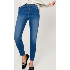 Jeansy skinny z dżetami - Granatowy. Niebieskie jeansy damskie Mohito. Za 149.99 zł.