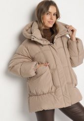 Beżowa Pikowana Kurtka o Kroju Oversize z Kapturem Galandia. Brązowe kurtki damskie Born2be, l, bez wzorów, z jeansu, z kapturem. Za 199.99 zł.