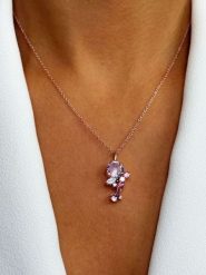 Les Petites Précieuses Pozłacany naszyjnik z zawieszką - dł. 16 cm rozmiar: onesize. Różowe naszyjniki damskie Les Petites Précieuses, z ametystem, pozłacane. Za 252.99 zł.