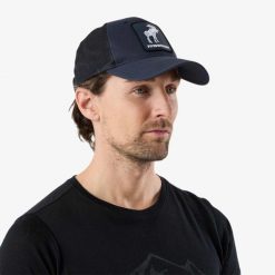 Czapka z daszkiem Unisex Swedemount Forest Cap. Niebieskie czapki z daszkiem damskie SWEDEMOUNT, bez wzorów. Za 79.99 zł.