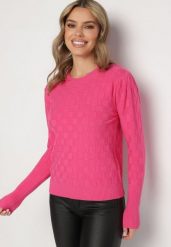 Fuksjowy Sweter z Wiskozą Modalem i Ozdobnym Splotem Jaliti. Czerwone swetry klasyczne damskie Born2be, m, z jeansu, bez kołnierzyka. Za 69.99 zł.