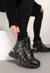 Czarne Sznurowane Sneakersy na Grubej Podeszwie z Futerkiem Sprinkla. Czarne obuwie sportowe damskie Born2be, bez zapięcia. Za 129.99 zł.