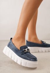 Granatowe Skórzane Mokasyny na Grubej Podeszwie Zdobione Perforacją i Łańcuszkiem Ariuk. Niebieskie mokasyny damskie Born2be, z dzianiny, bez obcasa. Za 169.99 zł.