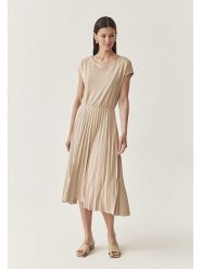 TATUUM Sukienka w kolorze beżowym rozmiar: L. Brązowe sukienki damskie TATUUM, bez wzorów, bez ramiączek. Za 193.24 zł.
