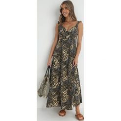 Czarna Sukienka Widforss. Czarne sukienki damskie Born2be, z aplikacjami, eleganckie, bez ramiączek. Za 149.99 zł.