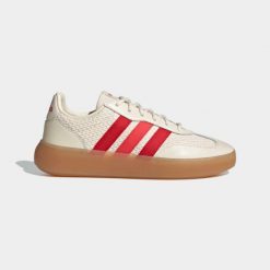 Sneakersy damskie ADIDAS Barreda Decode. Białe obuwie sportowe damskie Adidas, z gumy, bez zapięcia, trekkingowe. Za 379.99 zł.