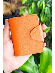 MORI Skórzane etui w kolorze pomarańczowym na karty - 8 x 11 x 2 cm rozmiar: onesize. Pomarańczowe portfele damskie MORI, bez wzorów, z materiału. Za 86.99 zł.