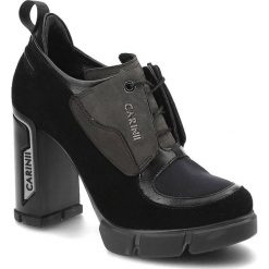 Czarne Półbuty Carinii Modne Skórzane Buty Damskie. Czarne półbuty damskie Carinii, bez wzorów, ze skóry, bez obcasa, na obcasie, bez zapięcia. Za 385.00 zł.