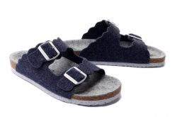 DR. BRINKMANN 320058-05 navy, klapki damskie. Niebieskie klapki damskie Dr. Brinkmann, bez wzorów, bez obcasa, bez zapięcia. Za 239.90 zł.