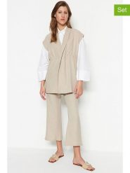 Trendyol 2-częściowy zestaw w kolorze beżowym rozmiar: 38. Brązowe spodnie materiałowe damskie Trendyol, bez wzorów, z materiału. Za 95.99 zł.