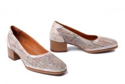 ARTIKER RELAKS 58C2108 beige, czółenka damskie. Brązowe czółenka damskie Artiker Relaks, bez wzorów, ze skóry, bez obcasa, na obcasie. Za 233.67 zł.