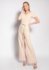 Elegancki Kombinezon z Dekoltem Typu Carmen - Beżowy. Brązowe kombinezony damskie Lanti, l, bez wzorów, z materiału, eleganckie, bez kołnierzyka, bez ramiączek. Za 242.90 zł.