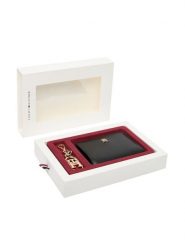 Tommy Hilfiger Zestaw portfel i brelok Med Za W/Flap + Charm AW0AW18041 Czarny. Czarne portfele damskie Tommy Hilfiger, bez wzorów, ze skóry. Za 319.99 zł.