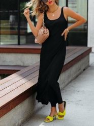 Milan Kiss Sukienka w kolorze czarnym rozmiar: M. Czarne sukienki damskie Milan Kiss, bez wzorów, bez ramiączek. Za 130.99 zł.