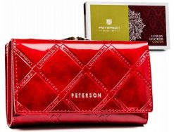 Portfel skórzany Peterson PTN 55020-PLT czerwony. Czerwone portfele damskie Peterson, bez wzorów, z lakierowanej skóry. Za 105.99 zł.