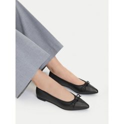 Baleriny Lasocki. Czarne balerinki damskie Lasocki, bez wzorów. Za 179.99 zł.