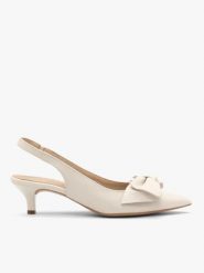 Kremowe czółenka damskie slingback na kaczuszce. Brązowe czółenka damskie Ryłko, bez wzorów, z lakierowanej skóry, bez obcasa, na obcasie. W wyprzedaży za 297.49 zł.