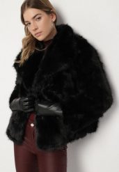 Czarna Jednorzędowa Kurtka Futerko z Szerokim Kołnierzem Conellia. Czarne kurtki damskie Born2be, l, bez wzorów, z dzianiny, bez kaptura. Za 199.99 zł.