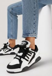 Czarne Sneakersy z Ekoskóry na Płaskiej Podeszwie z Grubymi Sznurówkami Rilirea. Czarne obuwie sportowe damskie Born2be, bez zapięcia. Za 69.99 zł.