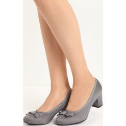 Szare Czółenka Stage Diva. Szare czółenka damskie Born2be, z materiału. Za 59.99 zł.