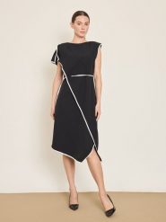 BGN Sukienka w kolorze czarnym rozmiar: 40. Czarne sukienki damskie BGN, z aplikacjami, bez ramiączek. Za 143.99 zł.