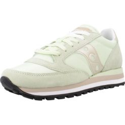 Buty SAUCONY JAZZ TRIPLE Zielony. Zielone obuwie trekkingowe damskie Saucony, z syntetyku, bez zapięcia. Za 425.99 zł.