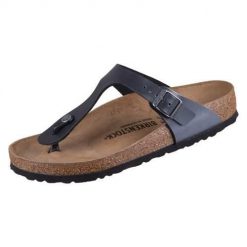 Japonki damskie Birkenstock Gizeh. Czarne klapki damskie Birkenstock, bez wzorów, z gumy, bez obcasa, bez zapięcia. Za 601.00 zł.