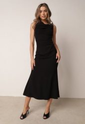 Czarna Sukienka VICES Ozdobiona Aplikacją na Ramieniu Palleleora. Czarne sukienki damskie Born2be, z aplikacjami, eleganckie, bez ramiączek. Za 179.99 zł.