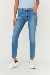 7 FOR ALL MANKIND Niebieskie damskie jeansy SLIM ILLUSION WITHIN, Rozmiar 26. Niebieskie jeansy damskie 7 for all mankind. W wyprzedaży za 469.99 zł.