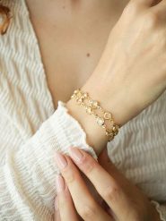 Pierres delicates Pozłacana bransoletka z kryształami rozmiar: onesize. Żółte bransoletki damskie Pierres delicates, pozłacane. Za 34.99 zł.