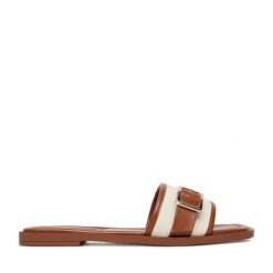 Klapki Beverly Hills Polo Club. Brązowe klapki damskie Beverly Hills Polo Club, bez wzorów, bez obcasa, bez zapięcia. Za 139.99 zł.