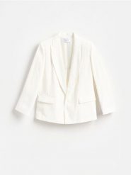 Marynarka z modalem - złamana biel. Marynarki i żakiety damskie Reserved, l, bez wzorów, z tkaniny. Za 199.99 zł.