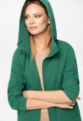 Zielona kurtka parka damska J-BILLIE. Zielone kurtki damskie Volcano, s, z aplikacjami, z materiału, bez kaptura. Za 259.99 zł.