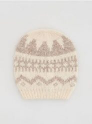 Wzorzysta czapka beanie - kremowy. Białe czapki damskie Reserved, bez wzorów. Za 59.99 zł.