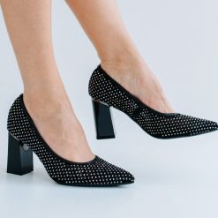 Czarne czółenka damskie na słupku Vinceza 62211. Czarne czółenka damskie VINCEZA, bez wzorów, ze skóry, bez obcasa, na słupku. Za 179.00 zł.